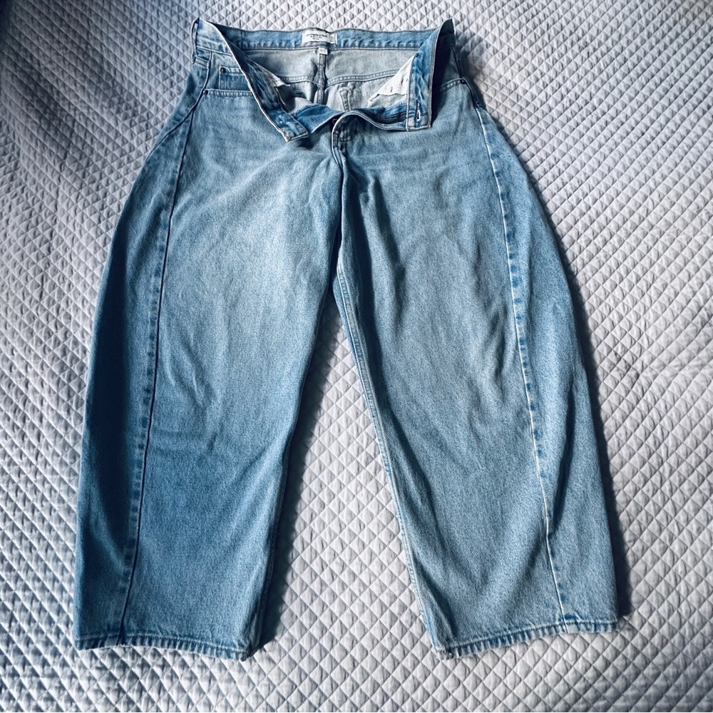 Abercrombie & Fitch Light Blue (Curve Love) Mid Rise Barrel Jeans